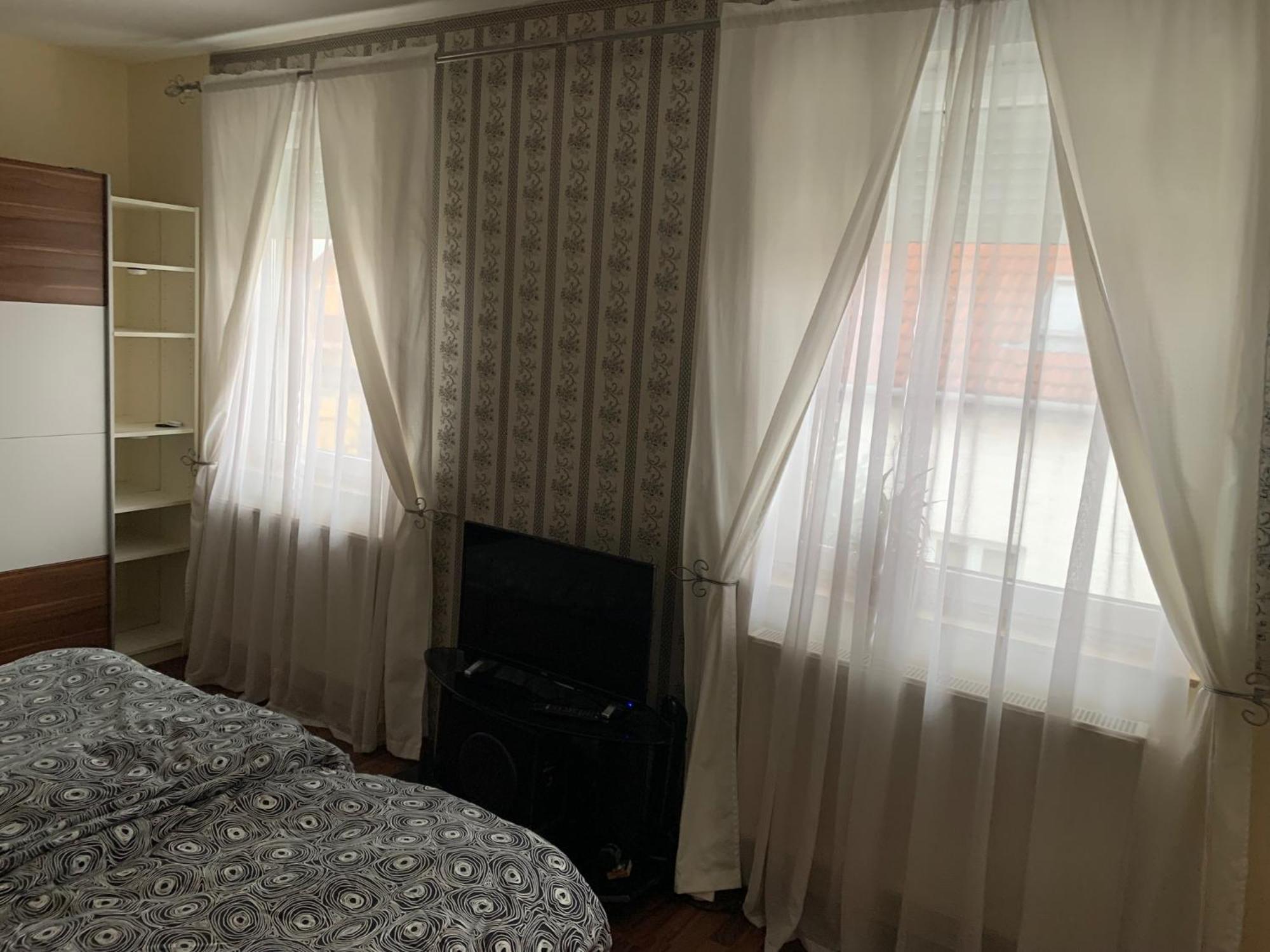 Airport Road/Repter Koezeli Haz Privat Parkoloval Daire Budapeşte Dış mekan fotoğraf